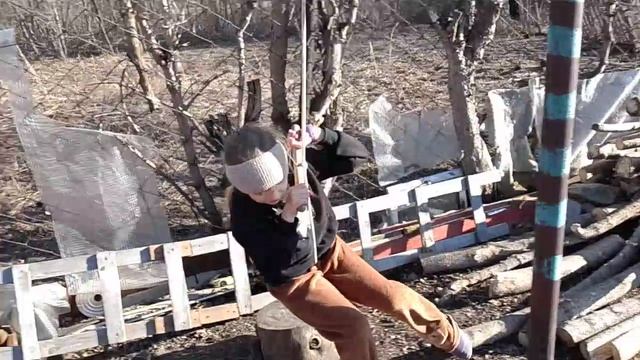 Качаемся на качелях, угараем. 19.04.2026