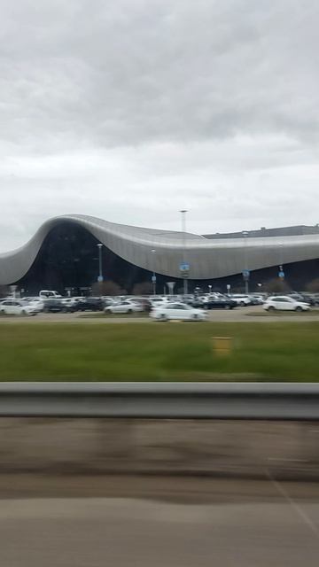 Вижу Oz Молл Parking