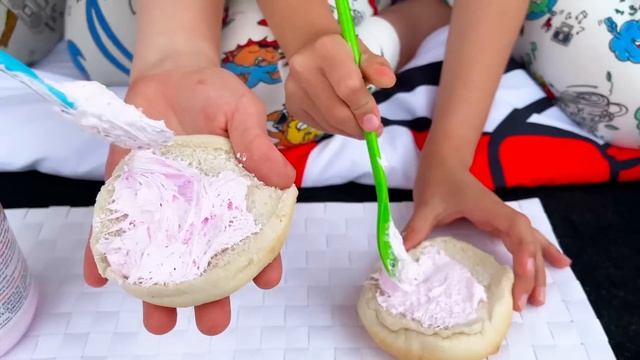 Провели Целый день у папы в машине Макс и Катя