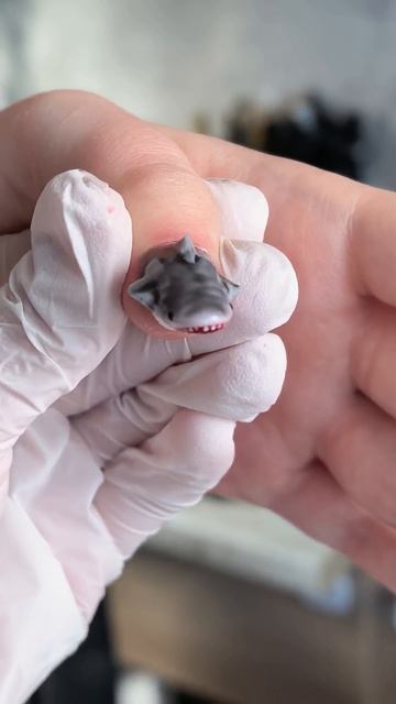 Когда ты единственная акула на вечеринке!