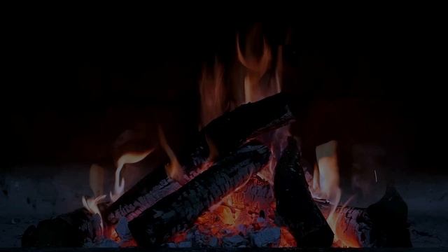 Мерцание огня: брёвна в камине