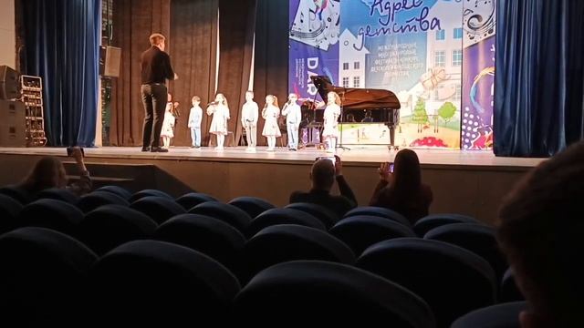 музыка Людмилы Лядовой слова Бориса Брянского 