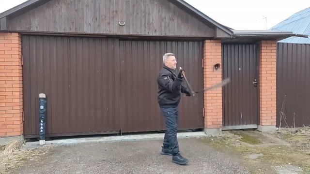 Разминка с парными мечами Дао в деревне (2)