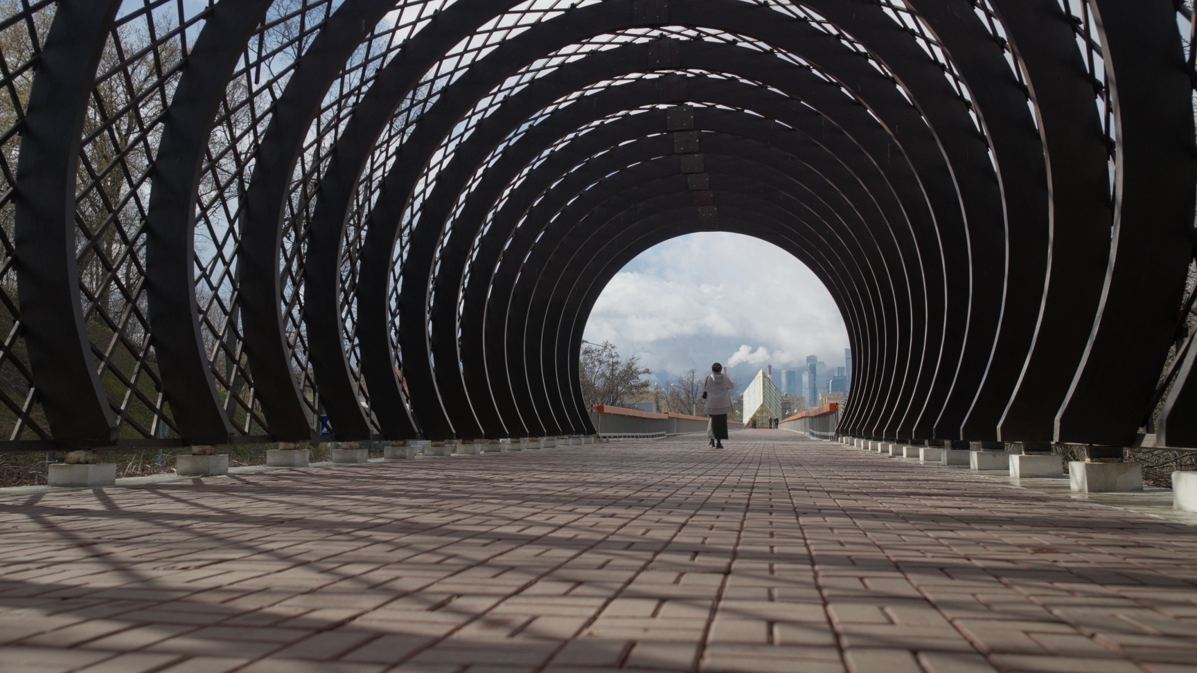 Виньетка ложной сути найдена на станции метро Арбатская