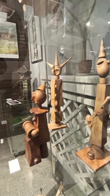 Выставка Художник и театр: на видео час экспозиции работы Анатолия Петровича Золотухина