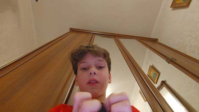 с учу по экранчику планшета