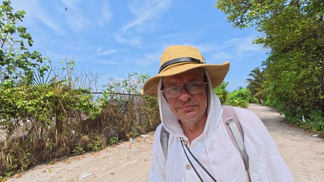 16. Мальдивы Ноябрь 2025. Остров Тодду. Мусорка