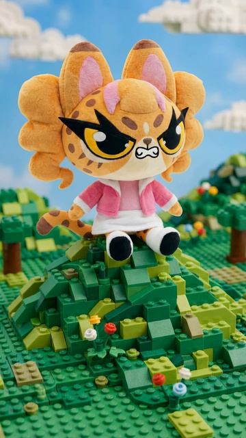 По полям, по полям, Фифи быстро едет к вам 😈