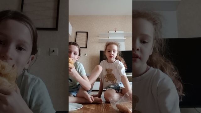 Идим  в  месте с Марусяй