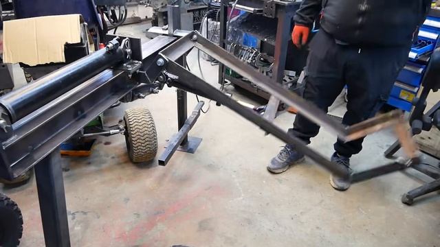 Для тестирования использовались такие породы древесины, как ясень, яблоня, вишня и груша.