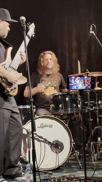 Соло баса и соло барабанов на презентации альбома Максимов/Сокулер Project 
@frolovdrums 
.