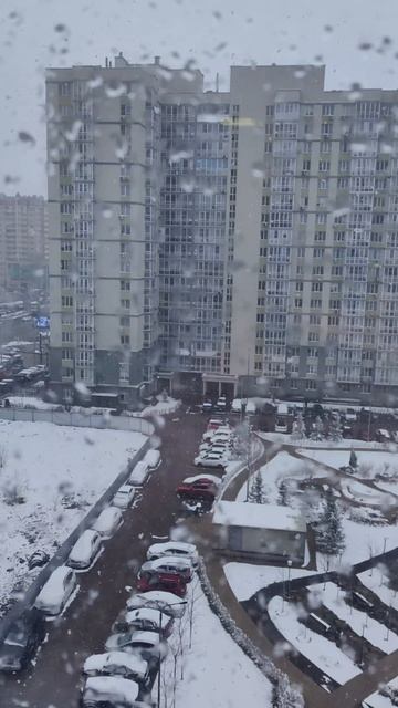 Снег вернулся в Рязань. Зима в апреле.