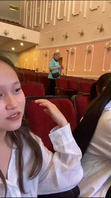 На репетиции ждём своего выхода. г. Минск Беларусь 2025 г.