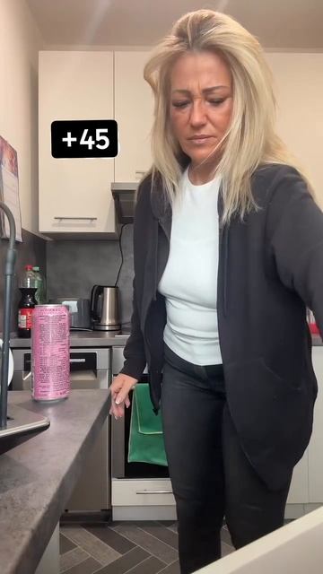 Дорогие женщины +45 только не обижайтесь. Просто улыбнитесь.