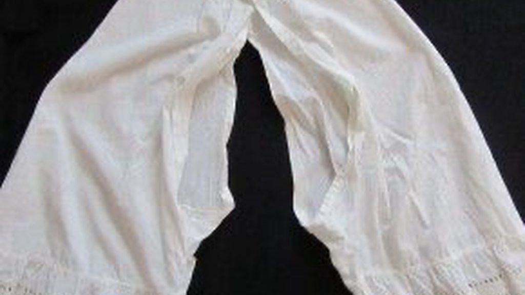 КАКОЕ НИЖНЕЕ БЕЛЬЕ НОСИЛИ МОИ  ПРЕДКИ ПРА, ПРАБАБУШКИ И ПРАДЕДУШКИ.