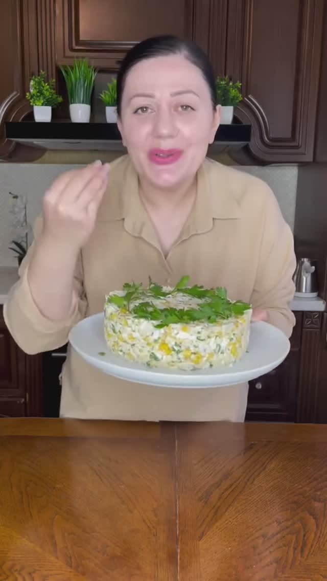 Белковый салат с курицей.