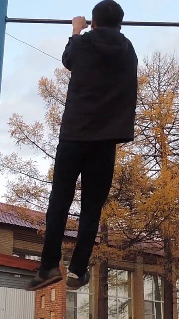 One Arm Pull Up On Left Arm