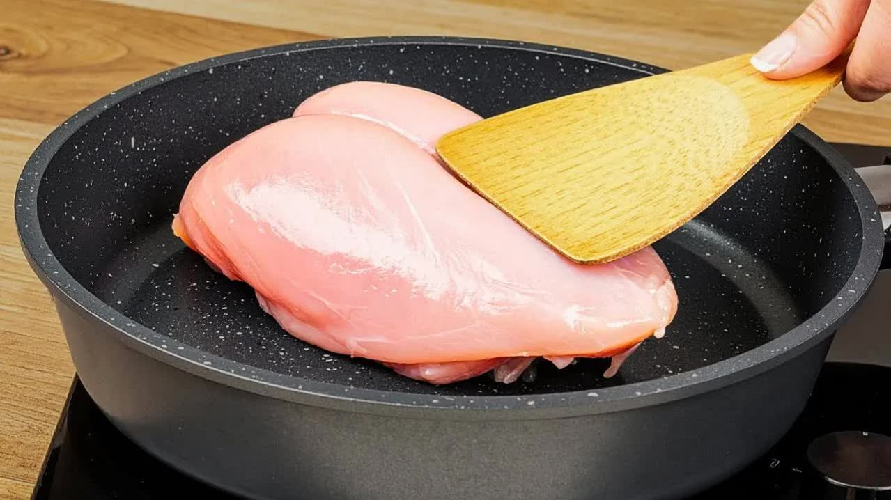 ШЕДЕВРАЛЬНО вкусно из простых ингредиентов! Сочная куриная грудка в духовке с овощами