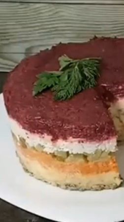 Слоёный салат со шпротами