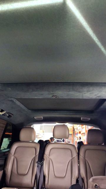 Профессиональная перетяжка салона автомобиля с использованием качественной кожи и алькантары на пото