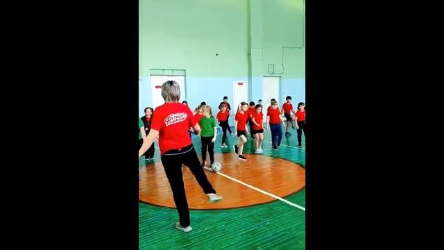 Клип студия футбол в школу