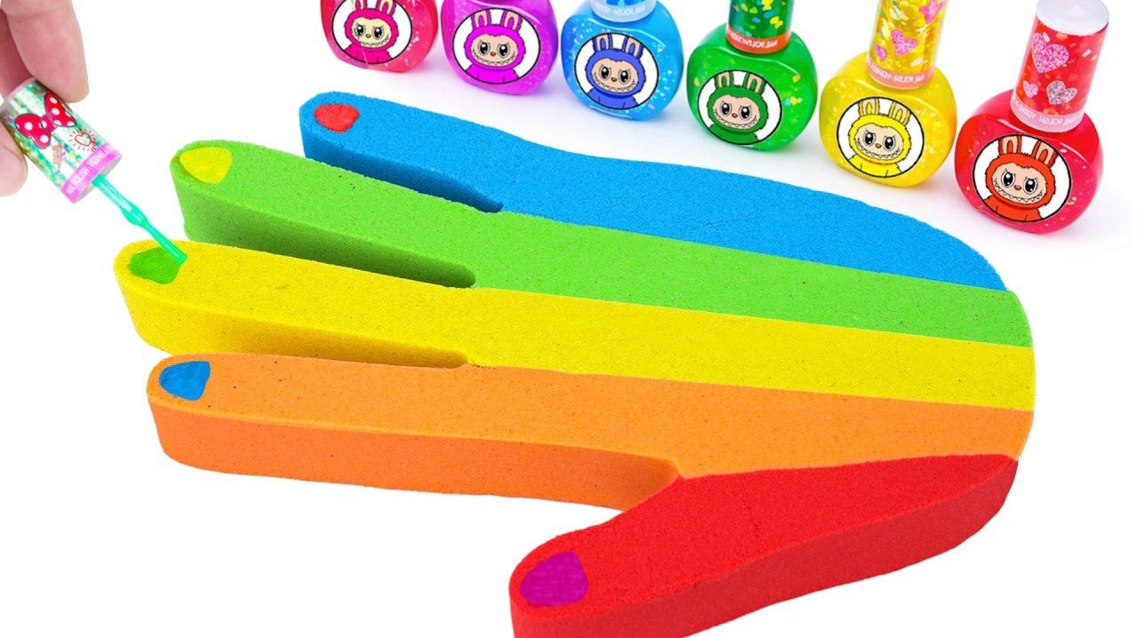 Успокаивающий ASMR: как сделать разноцветный кинетический песок своими руками и покрыть им ногти