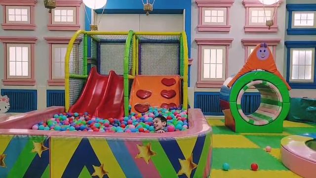 В детском клубе