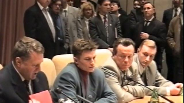 «Спецслужбы не могут действовать без прослушивания, без просматривая... » Жириновский. 90-е