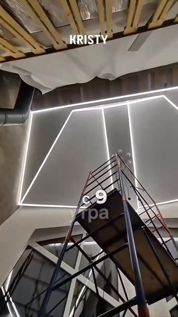 Натяжной потолок на высоте 8м