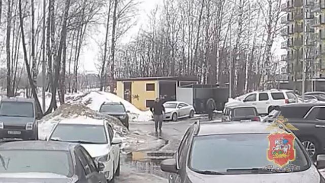 Один из трёх курьеров аферистов,обманувших бабушку на 12 млн руб,заключён под стражу в Подмосковье