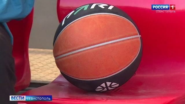 Представитель Севастополя стал почётным гостем финала баскетбольной спартакиады колледжей Мордовиин