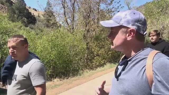 КАК ВЫЖИВАЕТ СЕМЬЯ СИБИРСКОГО ВРАЧА НА ЗАГНИВАЮЩЕМ ЗАПАДЕ  Наконец выехали в горы.