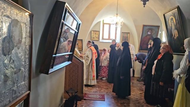 Патриаршая Литургия в Патриархии - Причастие. Светлая седмица