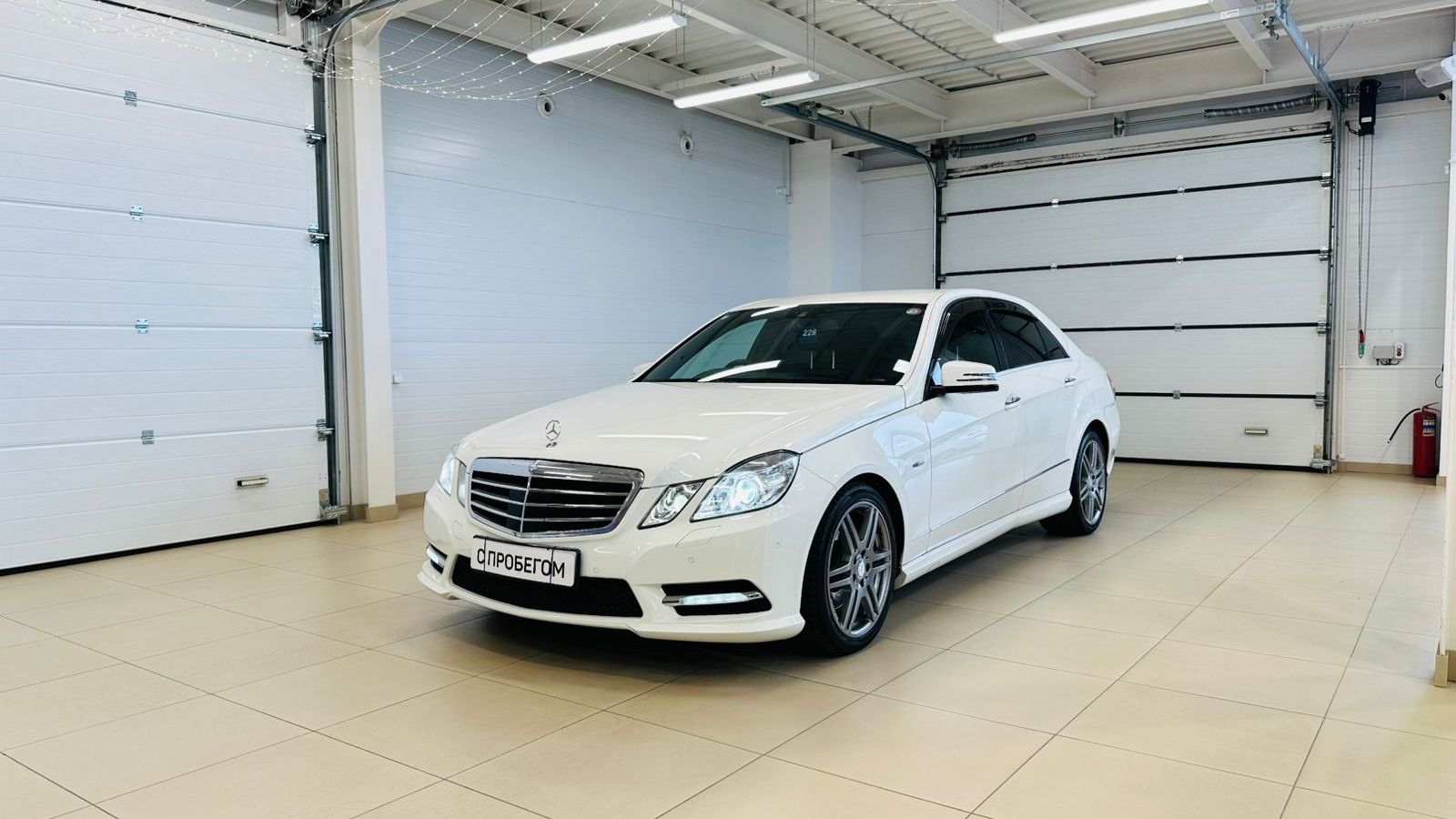Mercedes-Benz E-Class, 2012 год