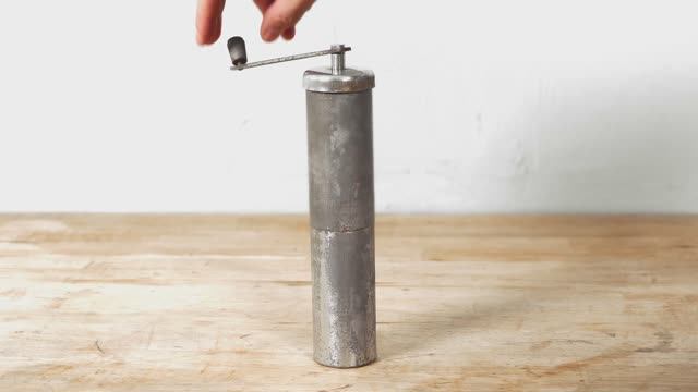 Реставрация ручной кофемолки