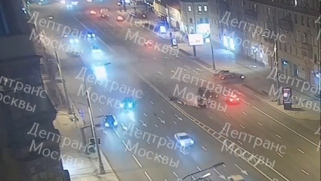 29-летняя девушка за рулем BMW устроила массовую аварию на Садовом кольце в Москве