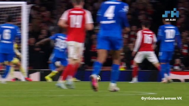 📹 Самые невероятные сейвы вратаря в истории