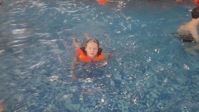 Катание на волнах в большом бассейне. Аквапарк Улет. Ульяновск. 18.04.2026