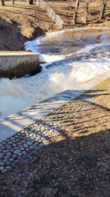водопад, парк в Ломоносове.mp4
