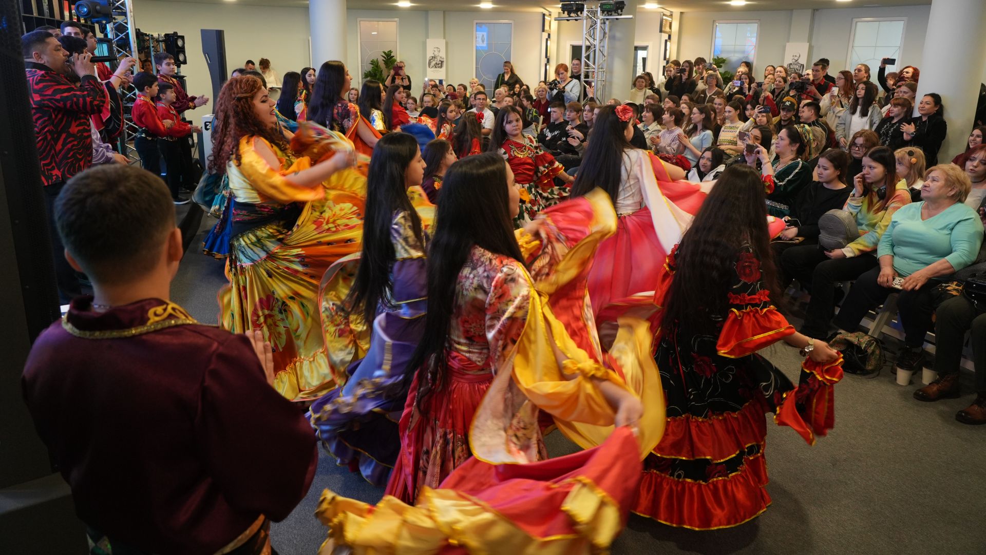 ВСЕМИРНЫЙ ДЕНЬ ЦЫГАН ! ПРОШЁЛ В ХАБАРОВСКЕ 18 04. 2026 г .