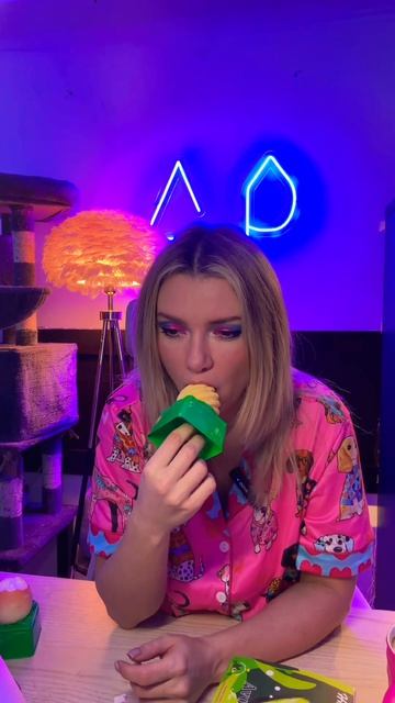 Съела все под Ждулей и чуть не померла от лактозы, видимо в них настоящее молоко. #2026 #пробую