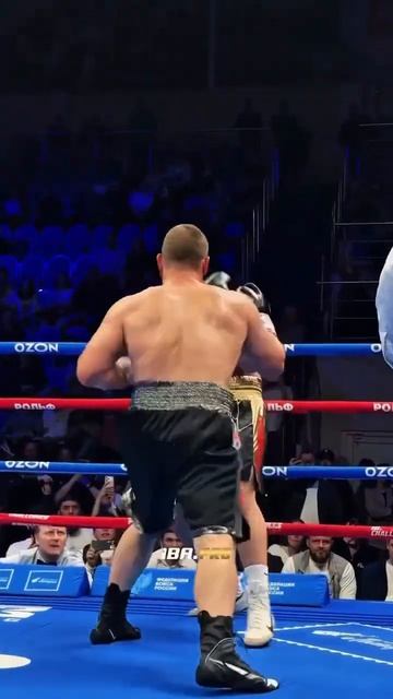 Артём Сусленков нокаутировал Артура Манна в 3 раунде