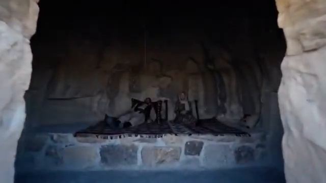 Иран, где люди живут в скалах.