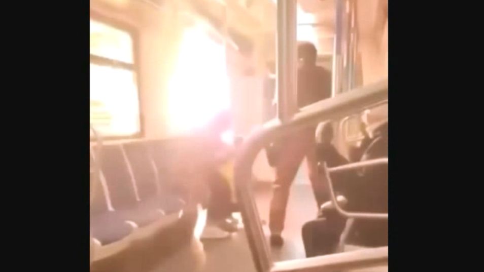 АВАРИЯ В МОСКОВСКОМ МЕТРО. ЯРКАЯ ВСПЫШКА. МОМЕНТ АВАРИИ.