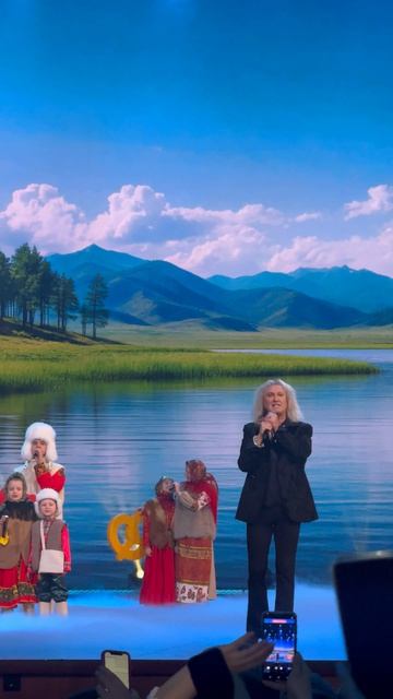 Албутов А. Иванов-Рондо .Кремль. 35 лет -Непоседам. 2026год