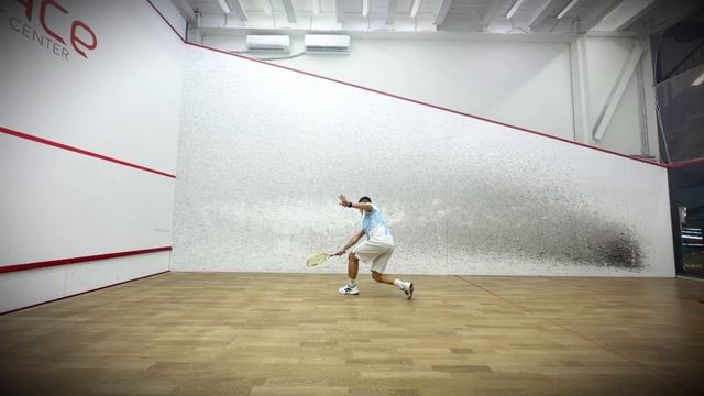 кросс в передней зоне справа сбоку