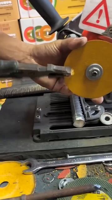 Люди могут придумать самые разные вещи.