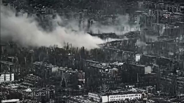 💣💥Эпичное видео прилёта ФАБ-3000 с УМПК по позициям украинских формирований в Константиновке.