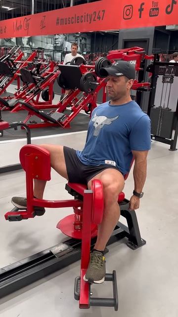 Aduuctor hip machine | Сведения ног в тренажере