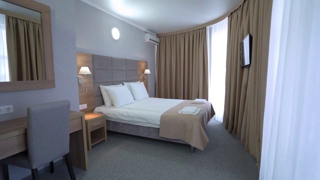 Видеообзор семейного двухкомнатного номера в отеле в Сочи 